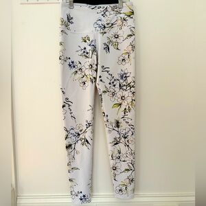 Victoria Sports Leggings KNOCKOUT VICTORIA SECRET Floral Print High Rise Size S